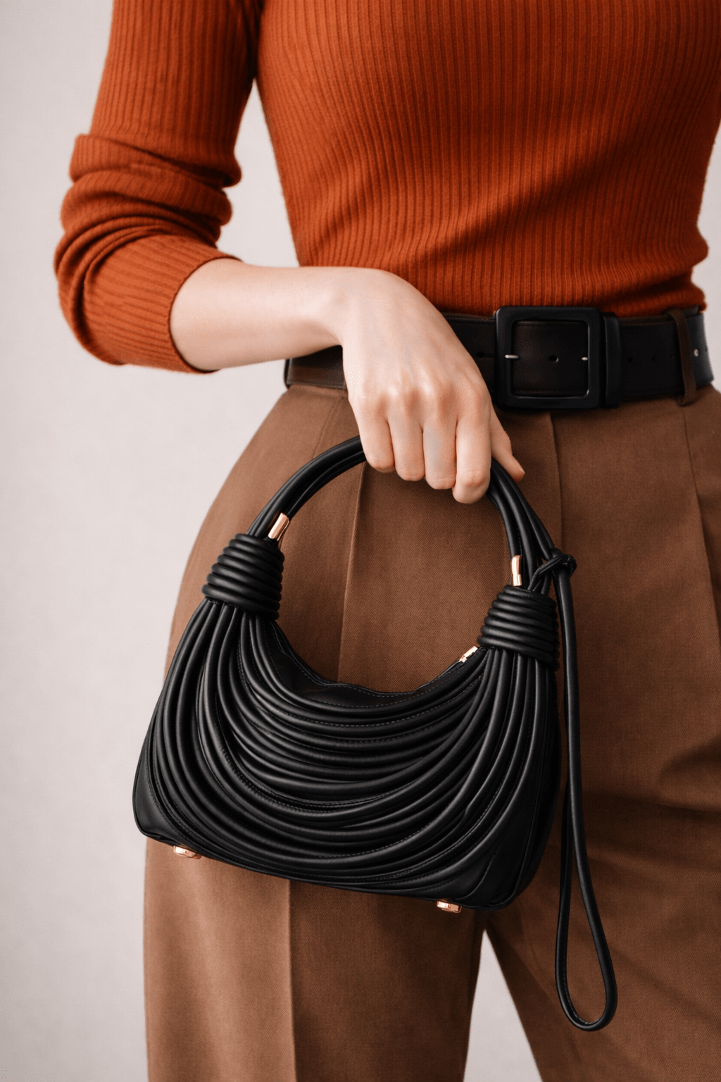 BOLSO BANDOLERA METALLIC HALF MOON - DAMA - Mi tienda
